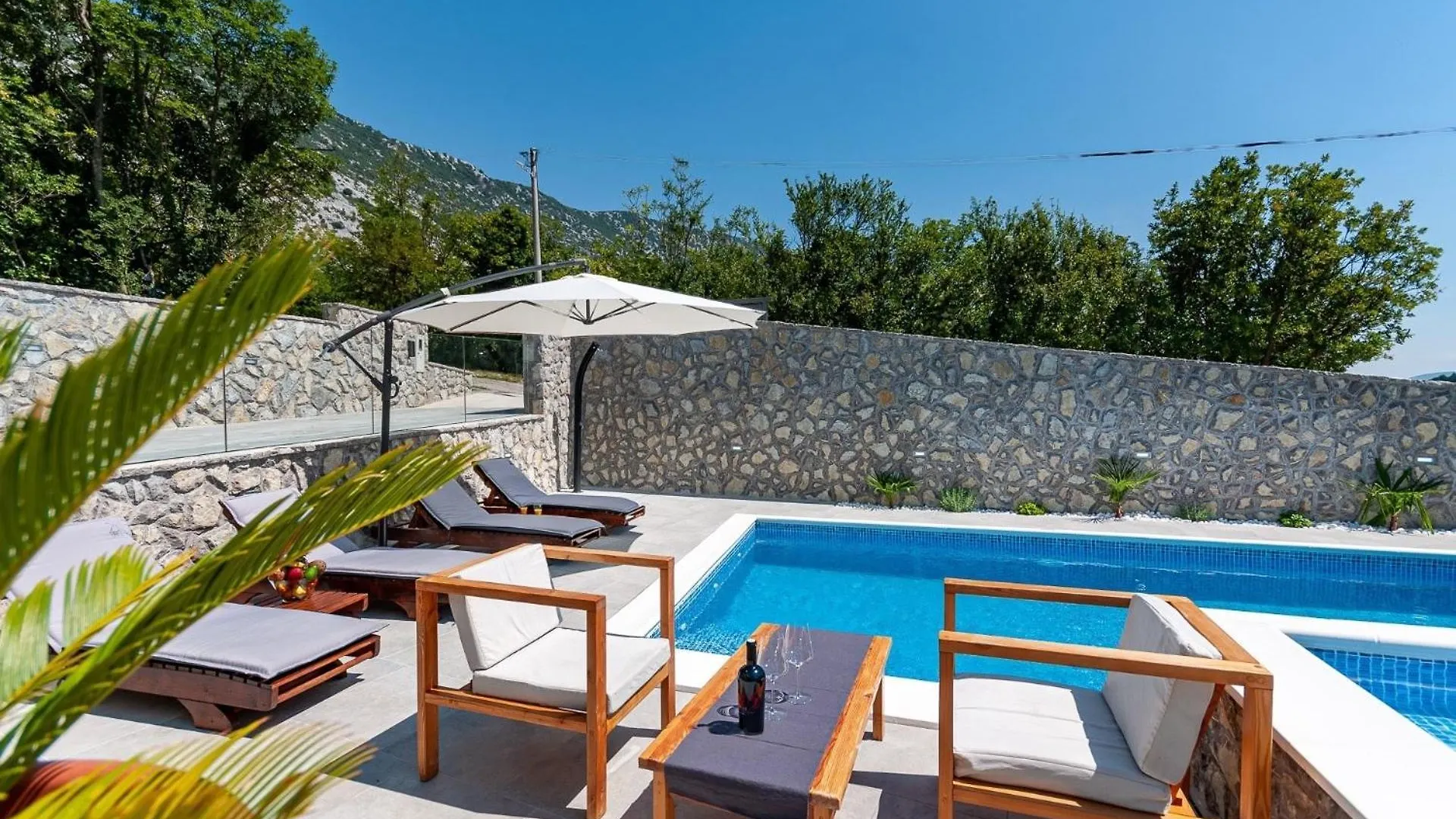 Apartment Villa Nona Andrejka - Elegance And Comfort Drivenik