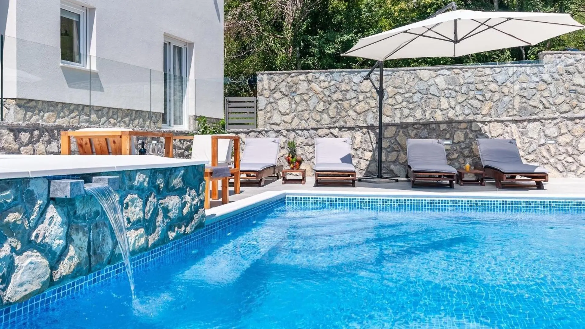 Apartment Villa Nona Andrejka - Elegance And Comfort Drivenik