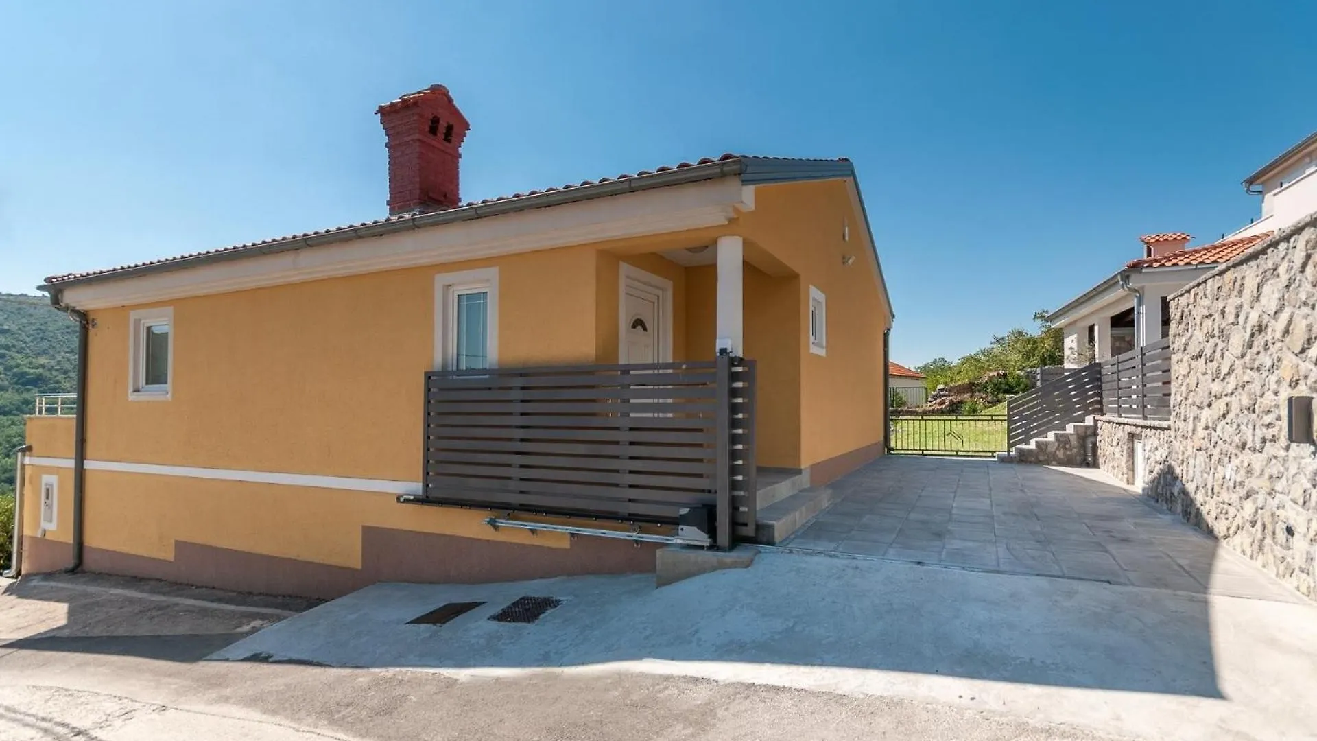 Apartment Villa Nona Andrejka - Elegance And Comfort Drivenik